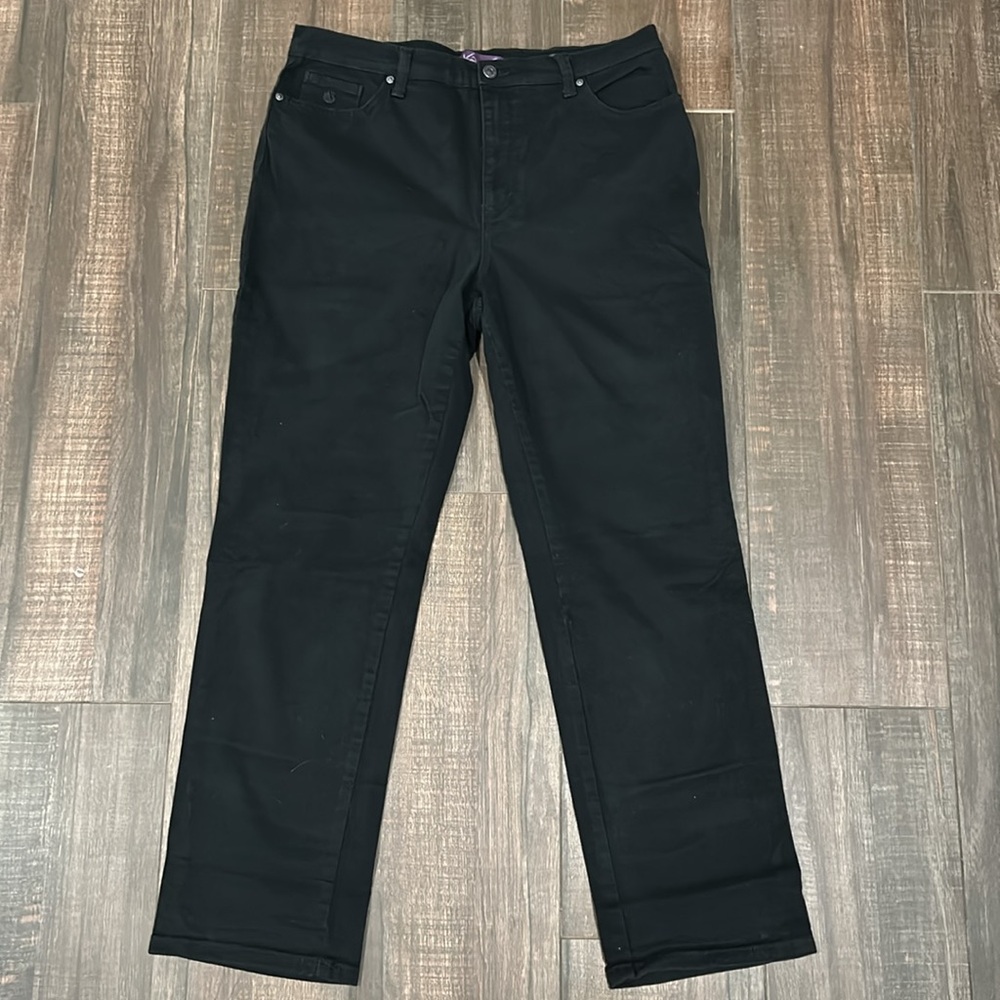 Black Straightleg Gloria Vanderbilt Jeans